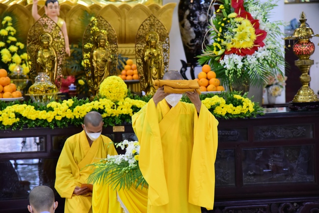 Lễ truyền giới Sa di Phương Trượng